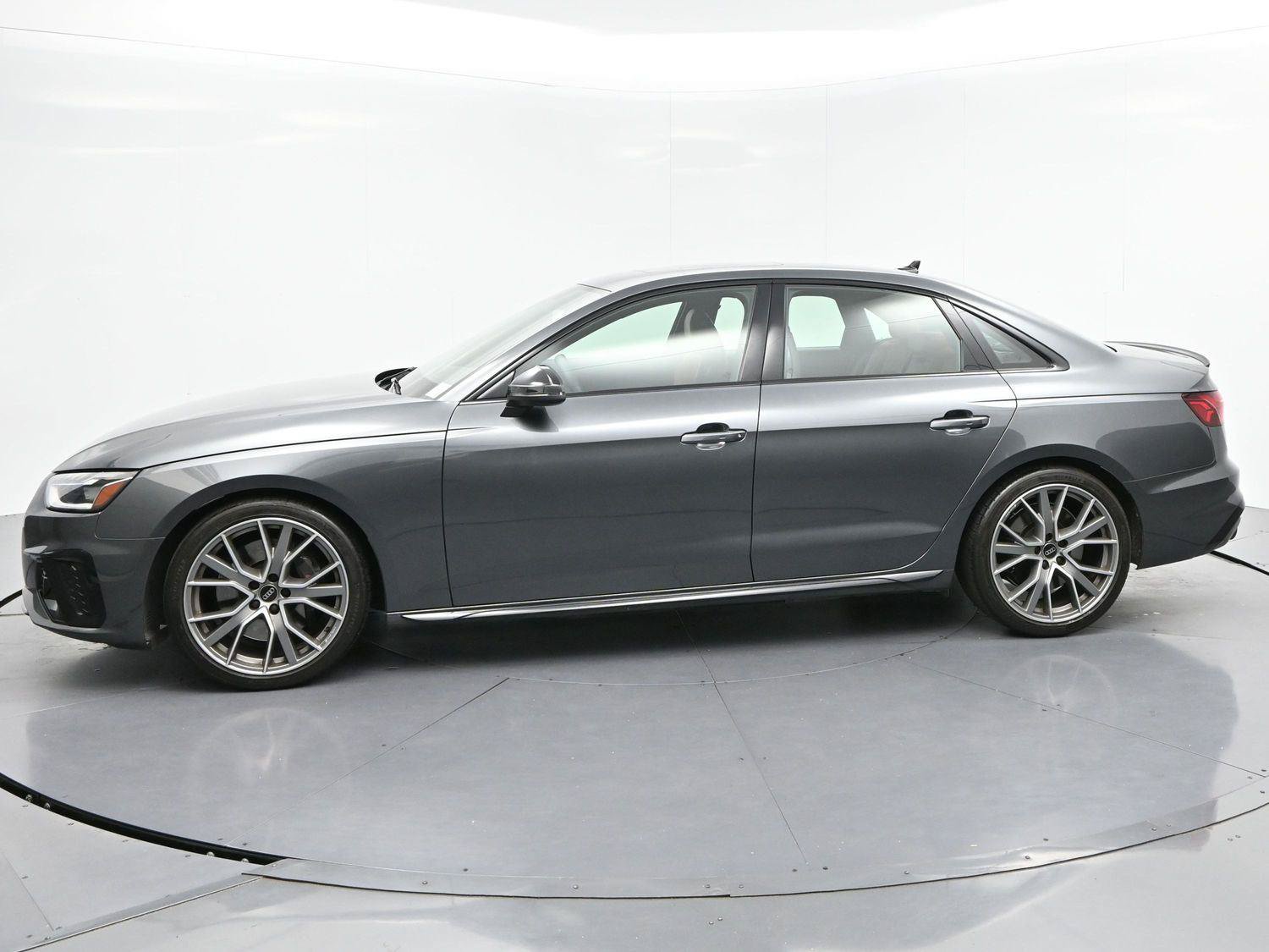 Used 2024 Audi S4 Premium Plus w/ Premium Plus Package AWD/4WD image 4