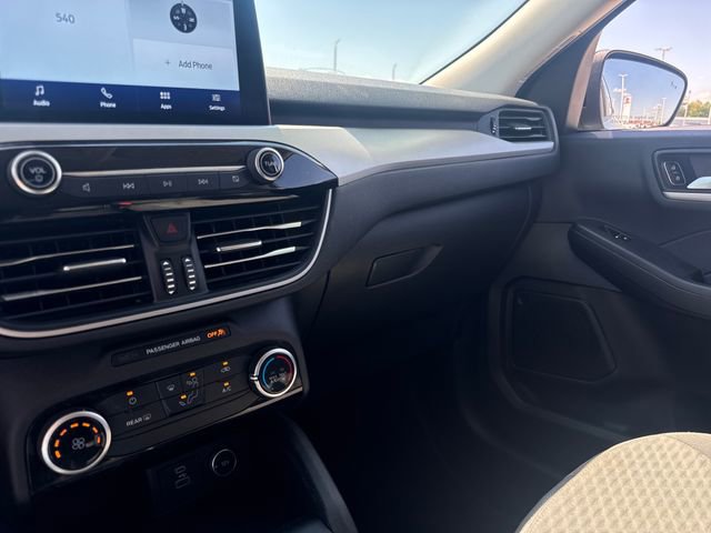 Used 2021 Ford Escape SE w/ SE Sport Appearance Package image 26