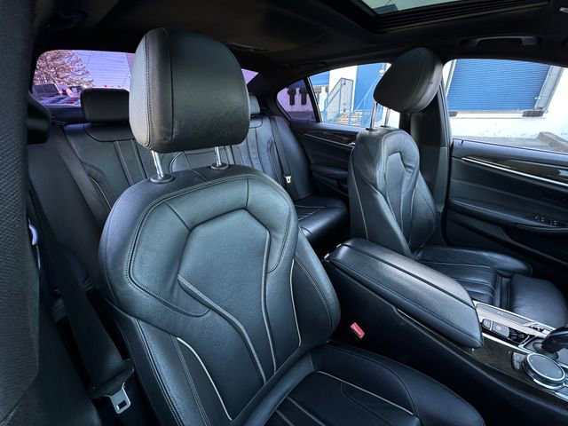 Used 2019 BMW 540i w/ Convenience Package image 37
