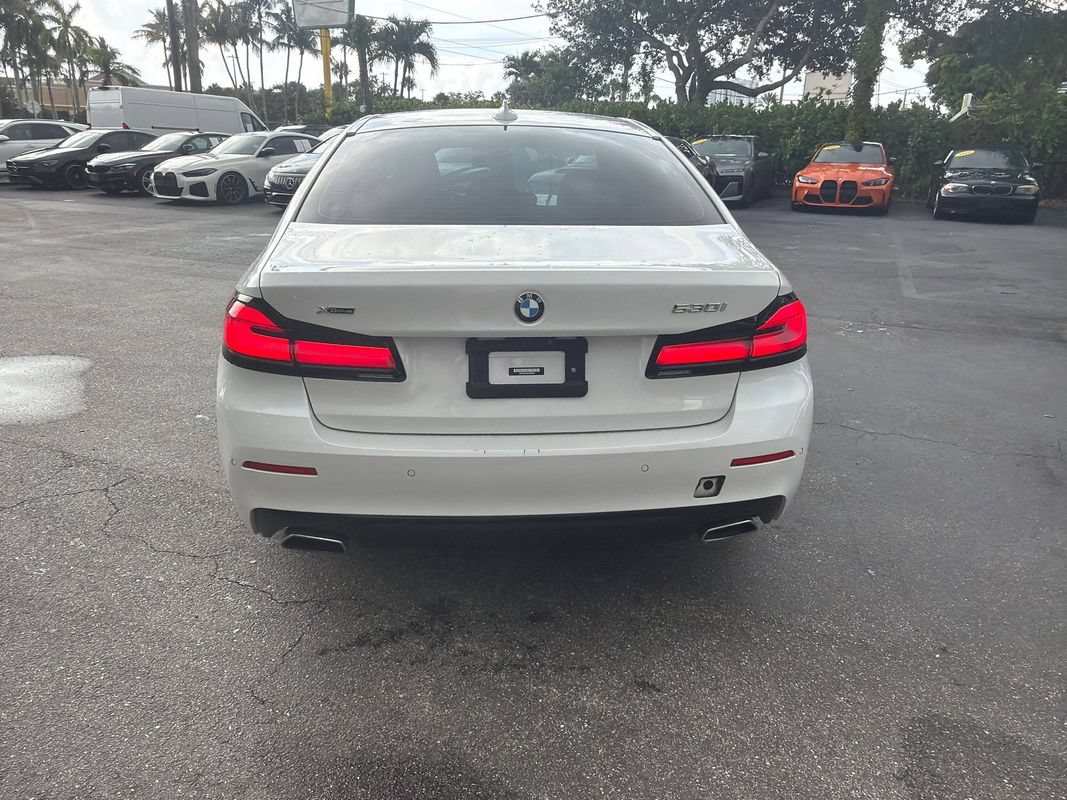 Used 2023 BMW 530i xDrive w/ Convenience Package AWD/4WD image 4