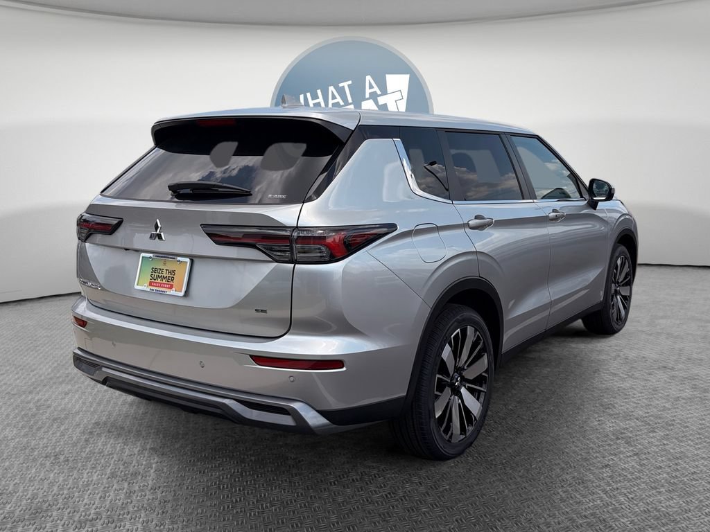 New 2026 Mitsubishi Outlander SE AWD/4WD image 3