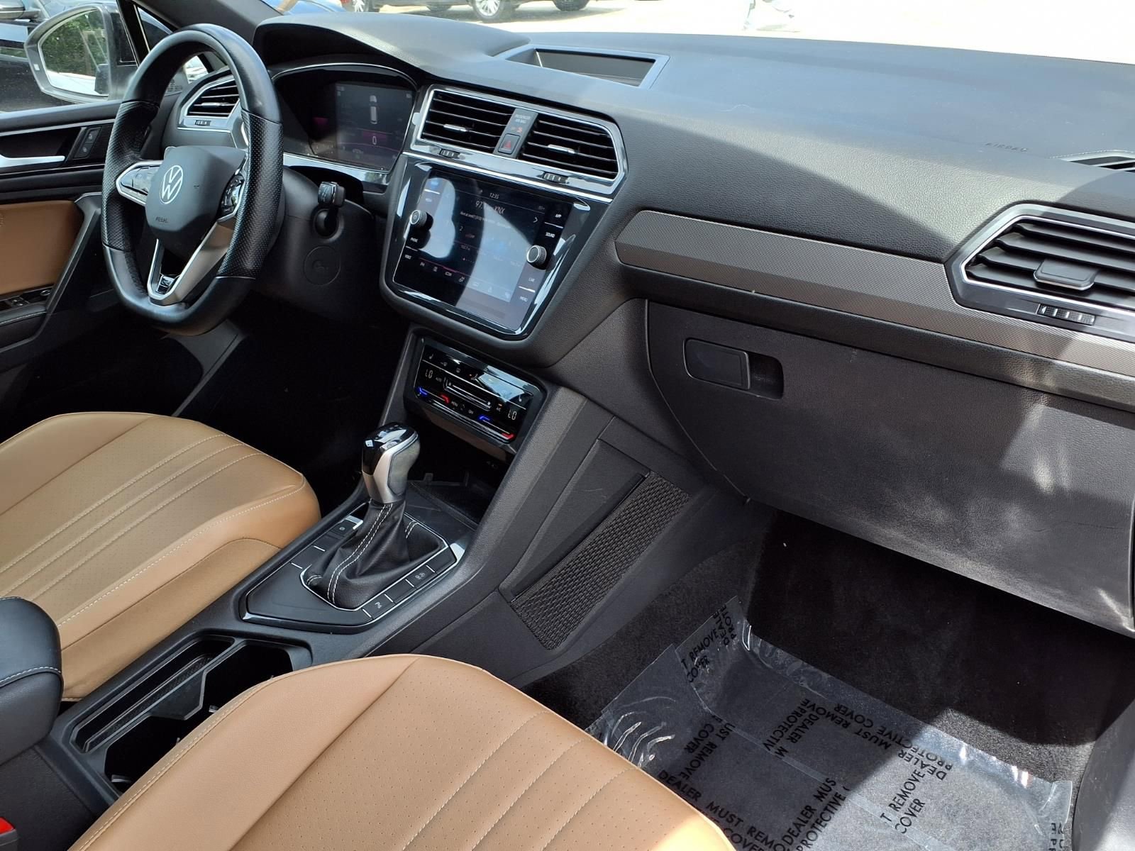 Certified 2023 Volkswagen Tiguan SE R-Line FWD image 26