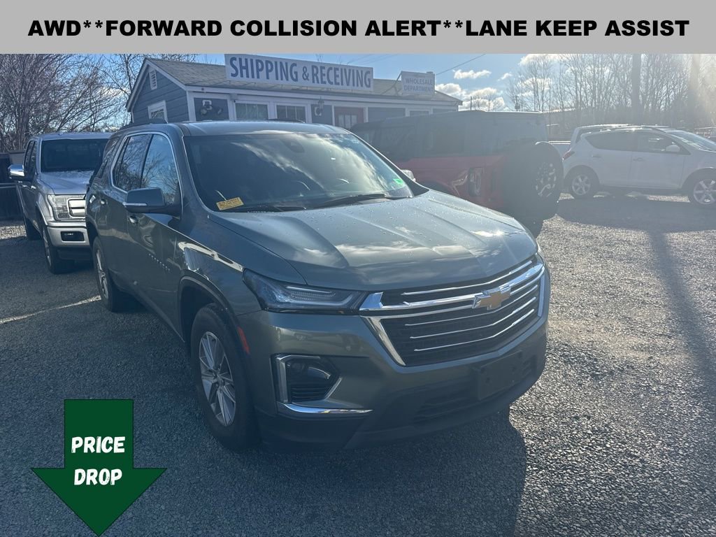 Used 2023 Chevrolet Traverse LT image 1