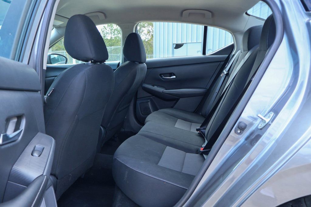 Used 2023 Nissan Sentra SV image 9