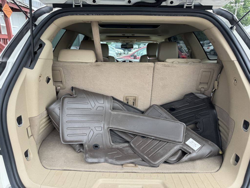 Used 2011 Buick Enclave CXL FWD image 5