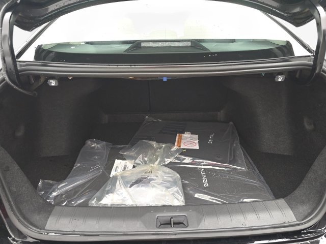 New 2027 Nissan Sentra SR w/ Floor Mat Package FWD image 32