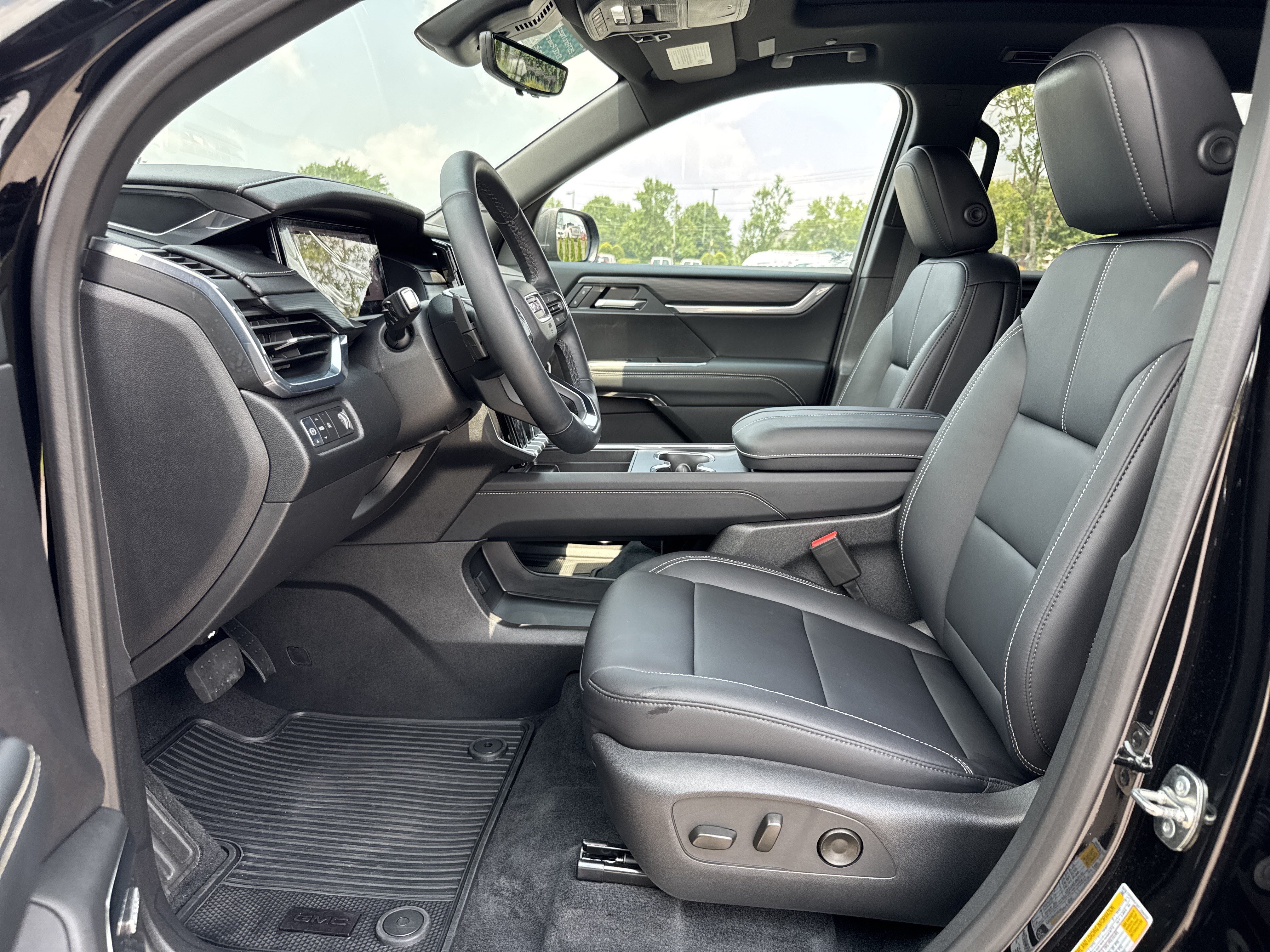 Used 2026 GMC Acadia Elevation w/ Elevation Premium Package FWD image 16