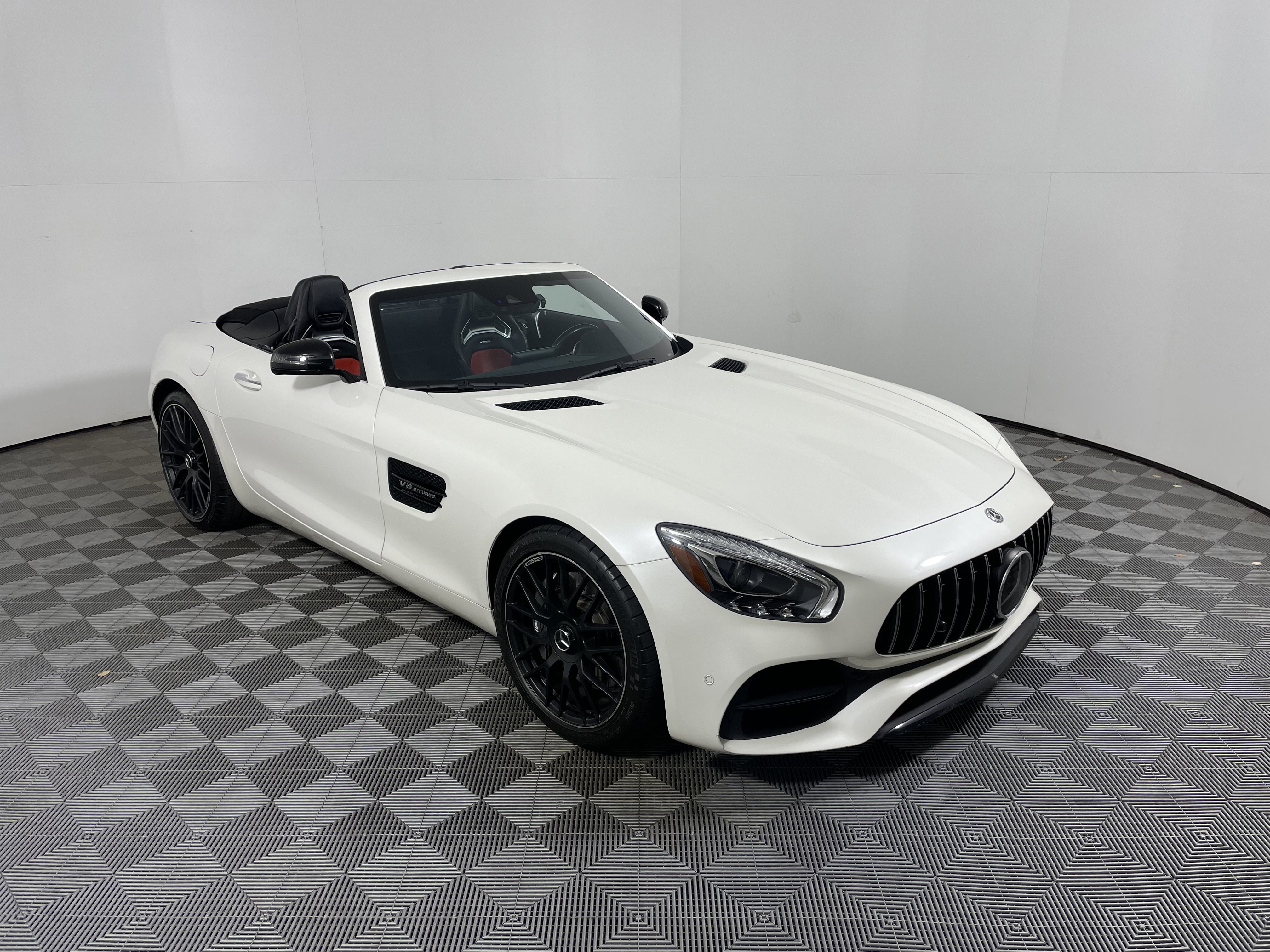 Used 2018 Mercedes-Benz AMG GT Roadster image 7