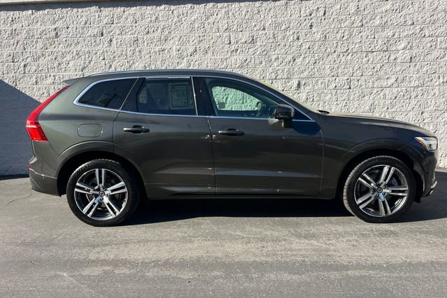 Used 2018 Volvo XC60 T6 Momentum w/ Convenience Package image 3