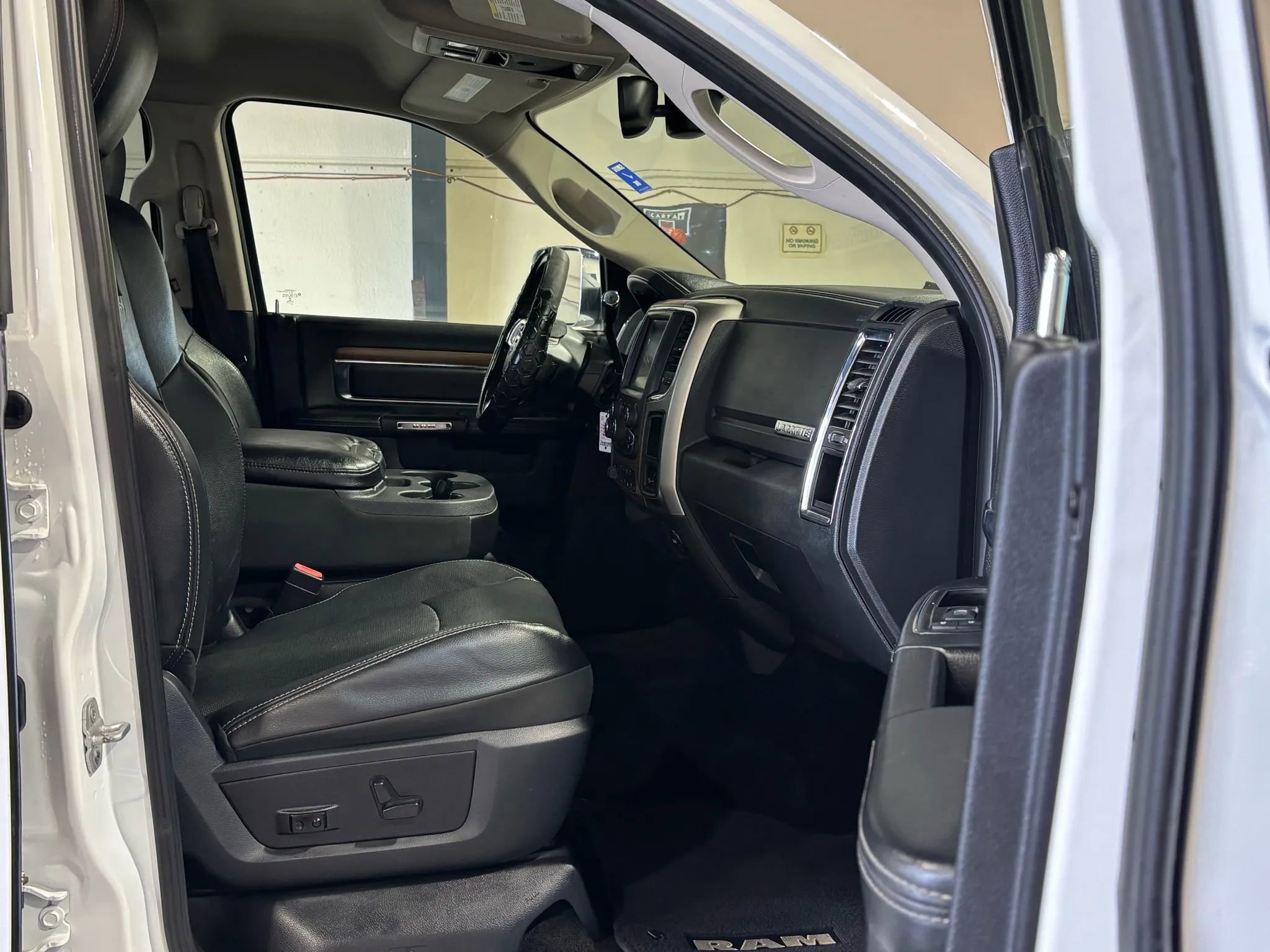 Used 2014 RAM 2500 Laramie AWD/4WD image 14