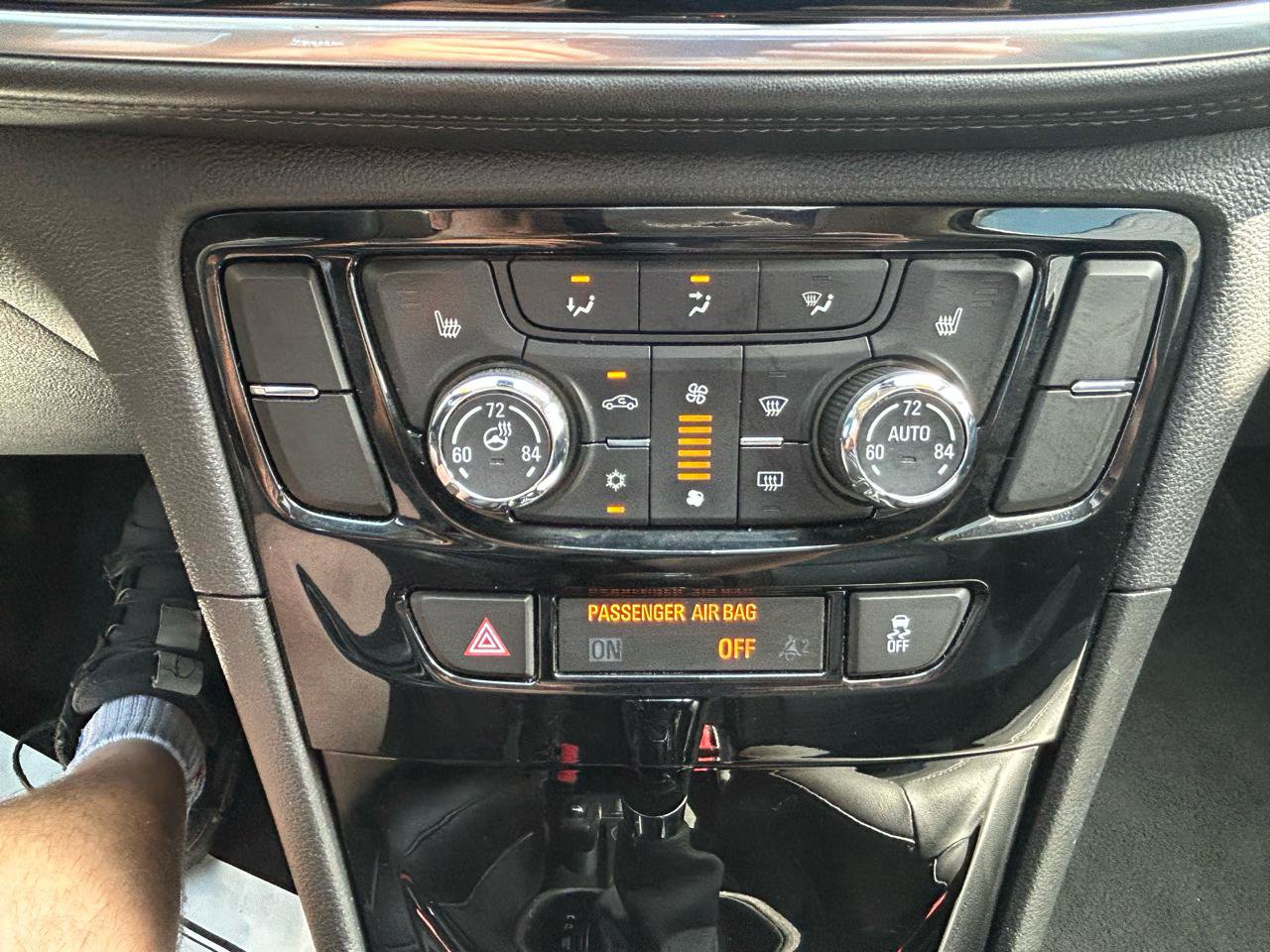 Used 2018 Buick Encore Essence AWD/4WD image 25