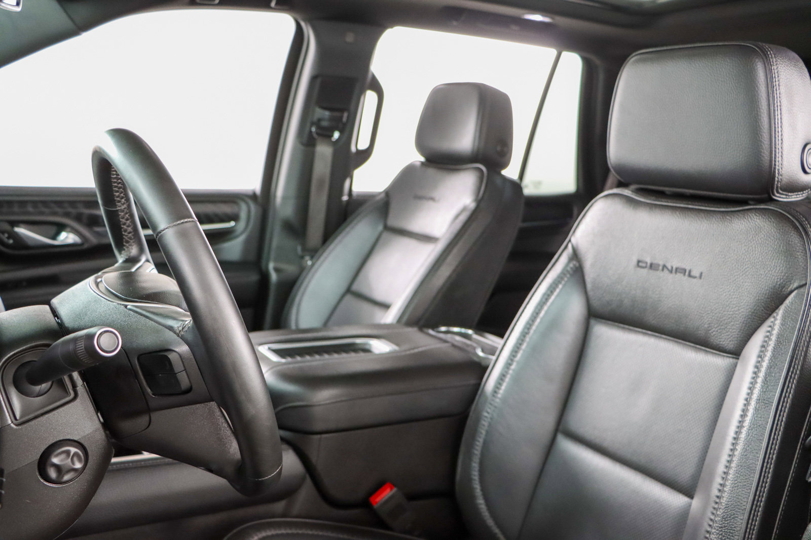 Used 2023 GMC Yukon Denali AWD/4WD image 27