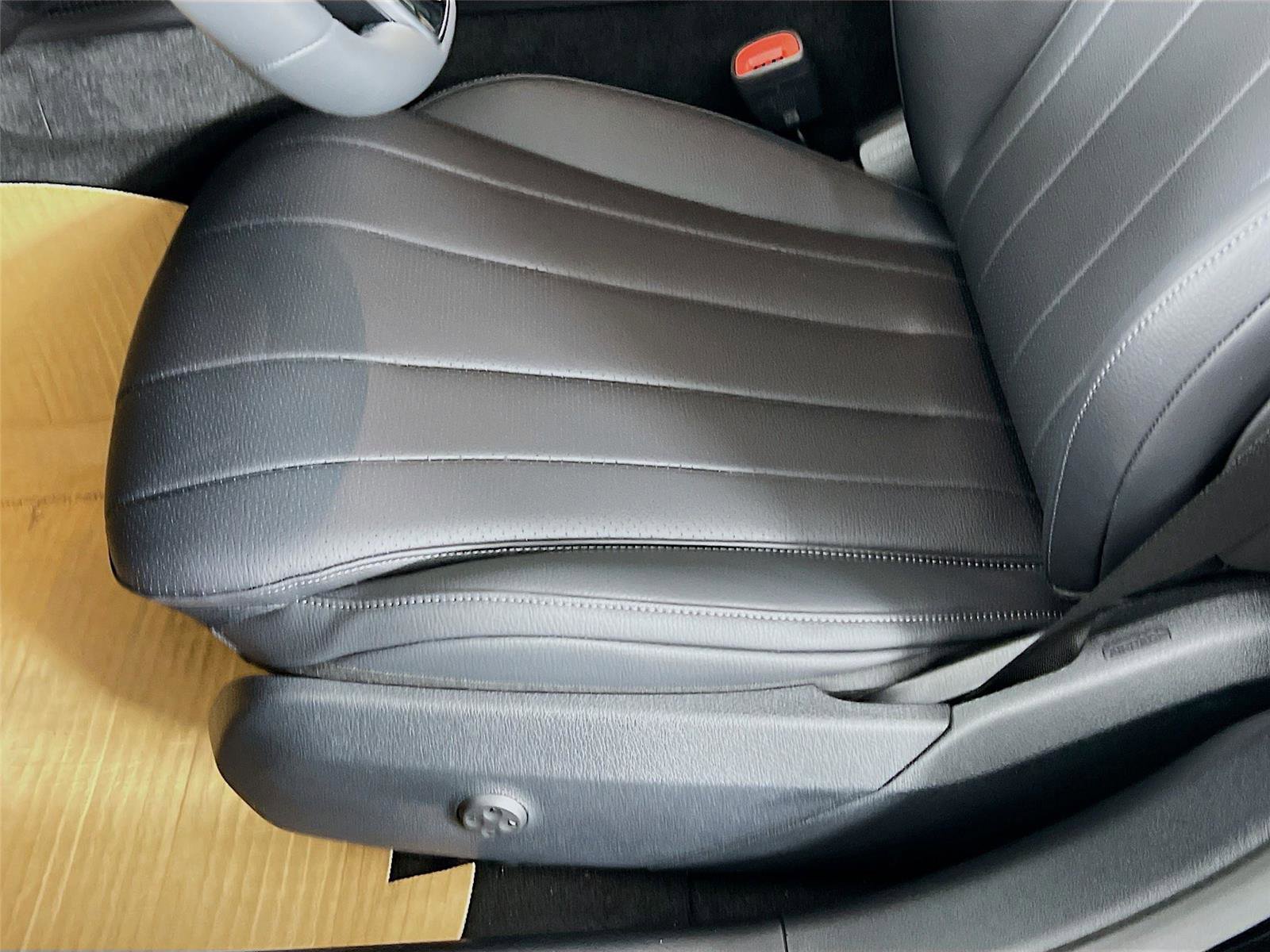 New 2026 Mercedes-Benz E 350 4MATIC Sedan image 18