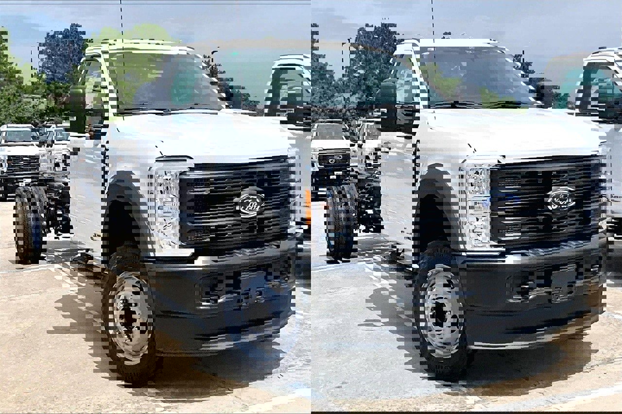 New 2025 Ford F450 XL