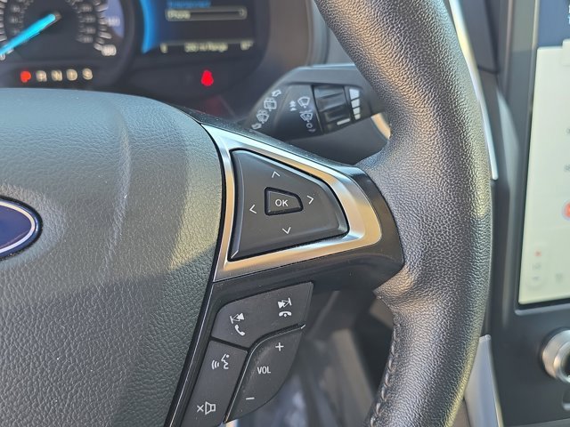 Used 2024 Ford Edge Titanium image 32