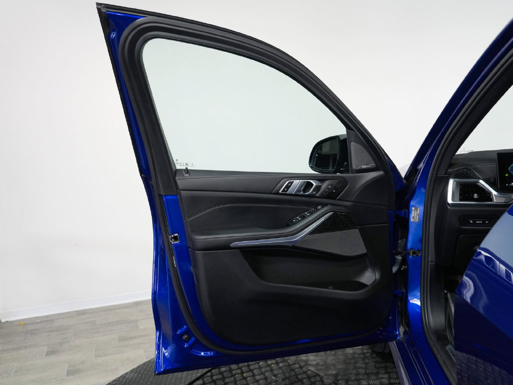 Used 2025 BMW X5 M60i AWD/4WD image 10