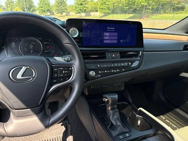 Used 2025 Lexus ES 300h w/ Premium Package FWD image 25