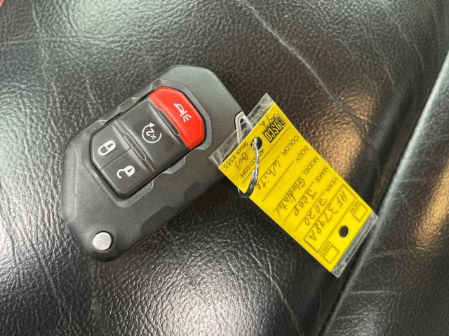 Used 2020 Jeep Gladiator Rubicon w/ Advanced Safety Group AWD/4WD image 23
