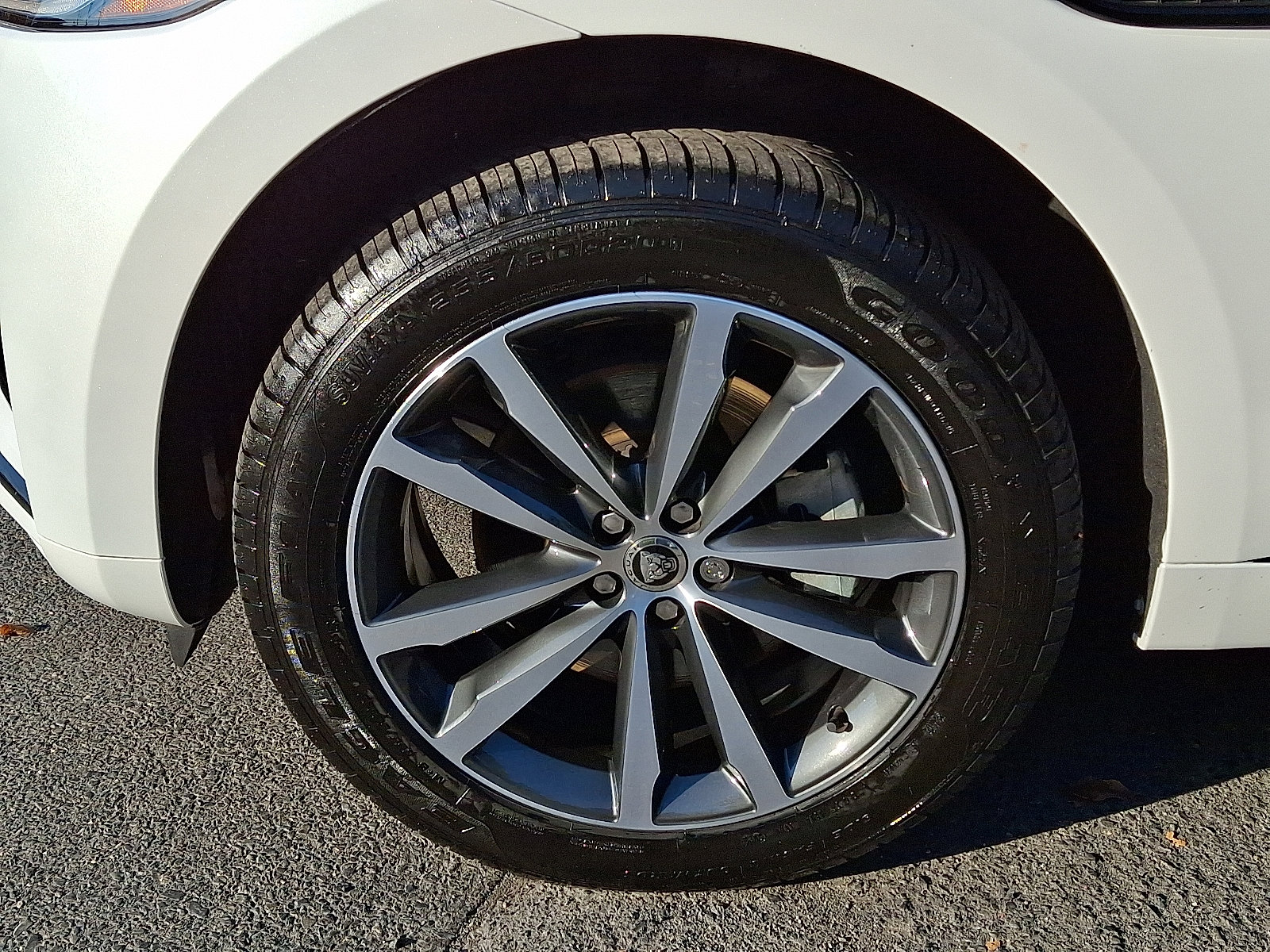 Certified 2025 Jaguar F-PACE R-Dynamic S image 9