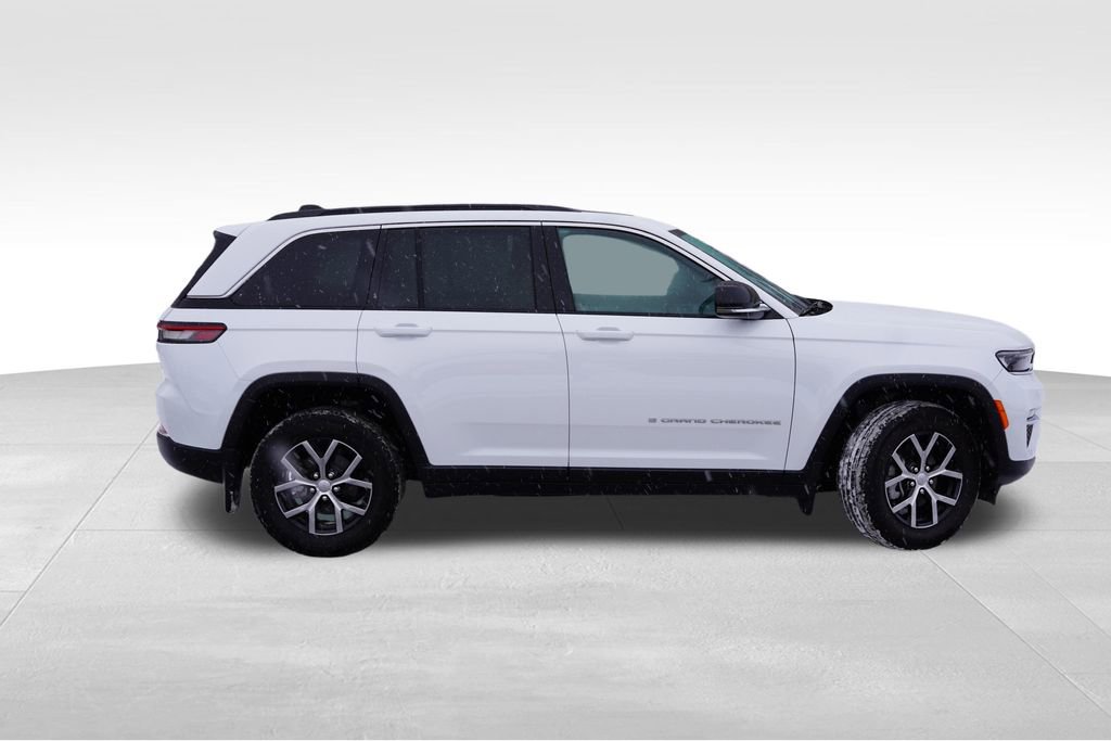 Certified 2024 Jeep Grand Cherokee Limited w/ MOPAR Finishing Package image 4