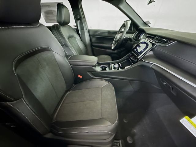 New 2025 Jeep Grand Cherokee L Altitude image 29