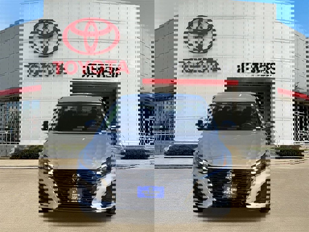 Used 2024 Nissan Altima 2.5 SV image 6