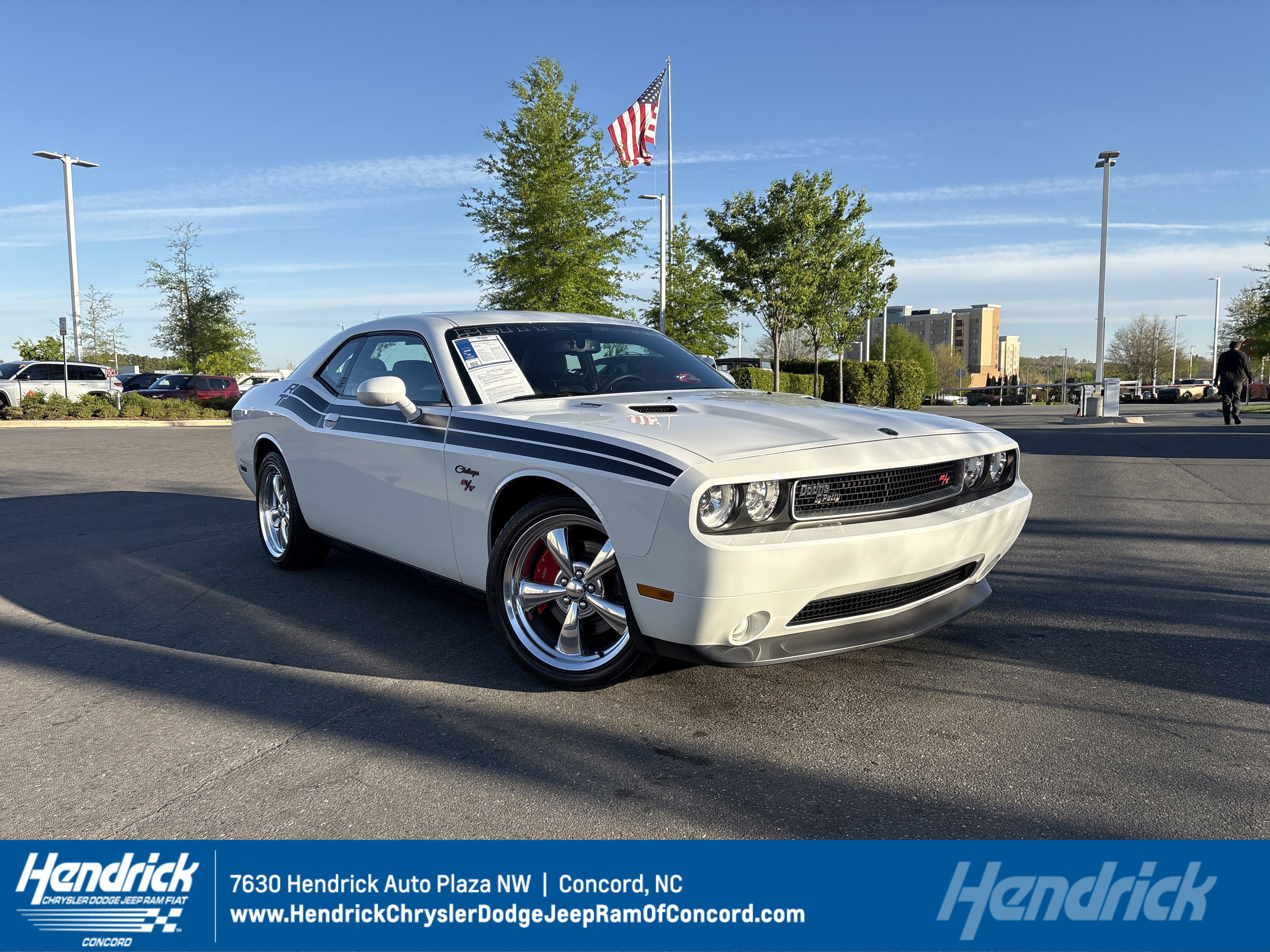 Used 2013 Dodge Challenger R/T image 1