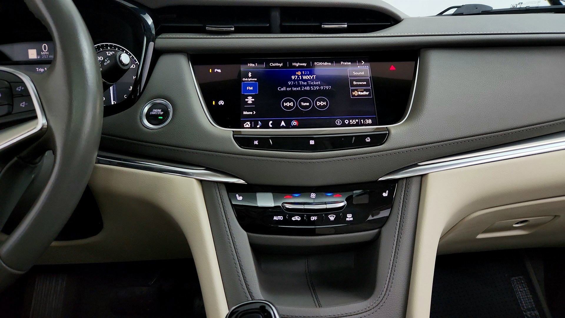 Used 2020 Cadillac XT5 Premium Luxury AWD/4WD image 20