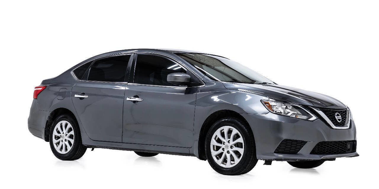 Used 2018 Nissan Sentra SV FWD image 1