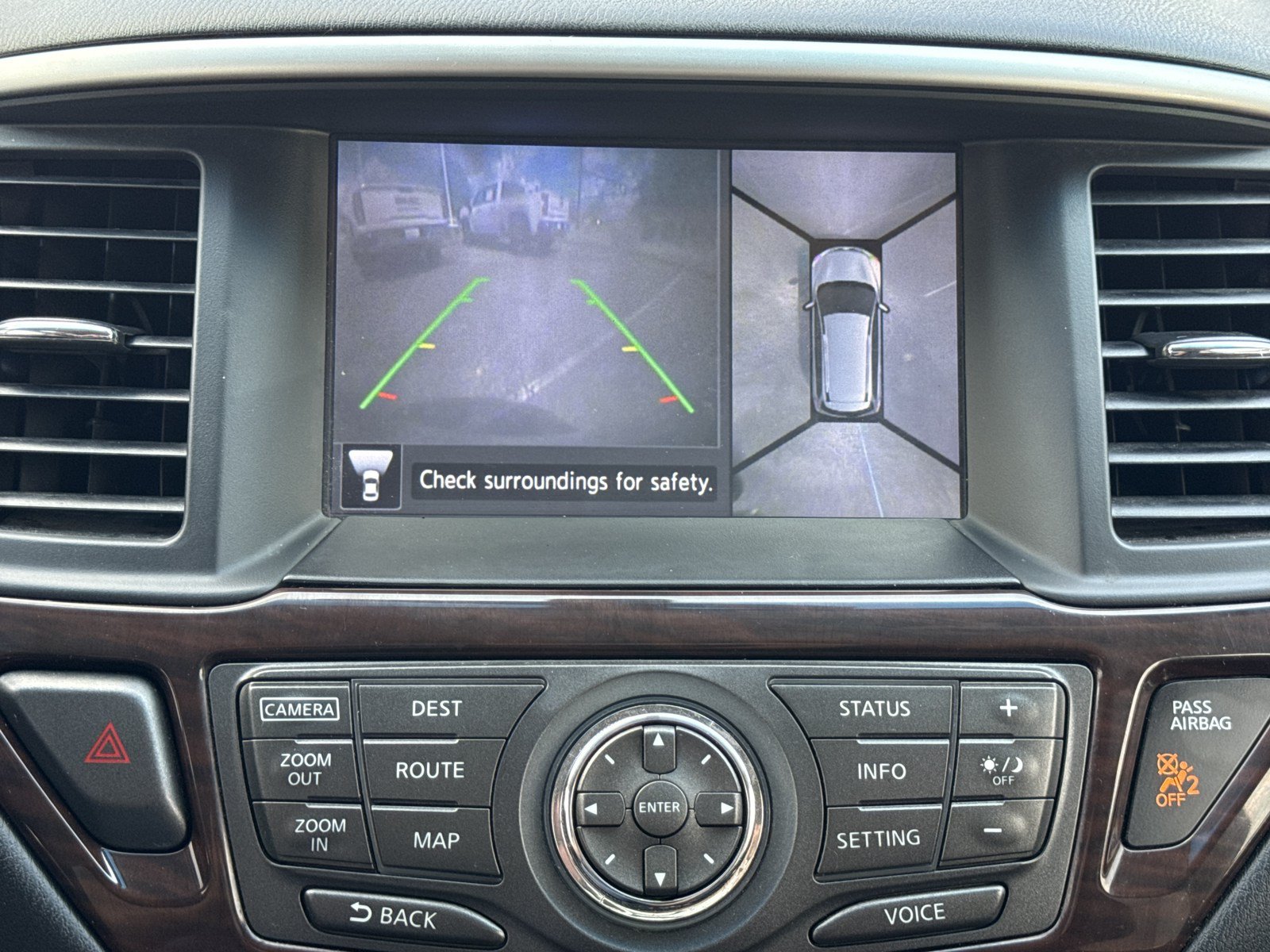 Used 2015 Nissan Pathfinder Platinum FWD image 29