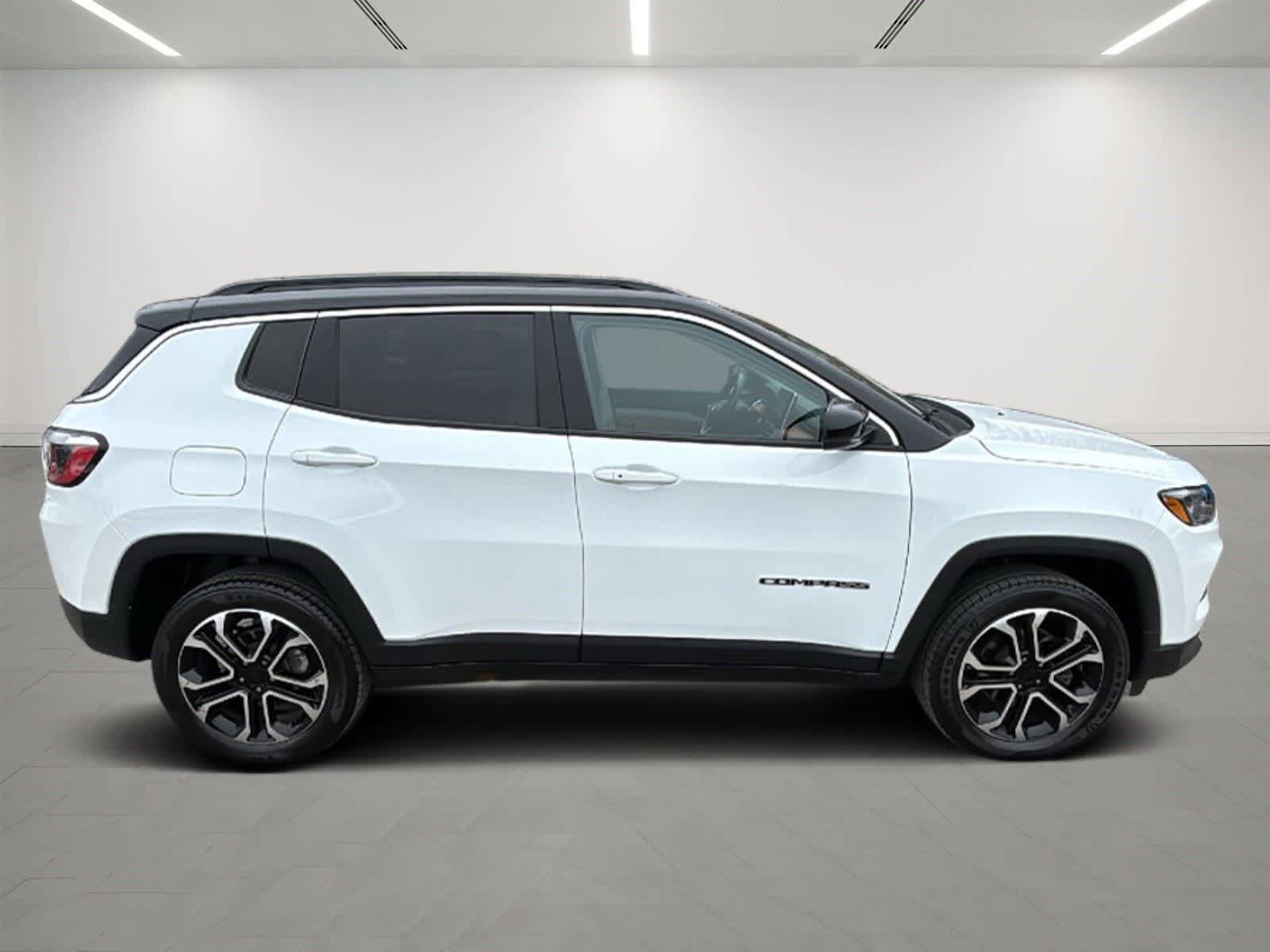 Used 2022 Jeep Compass Limited image 6