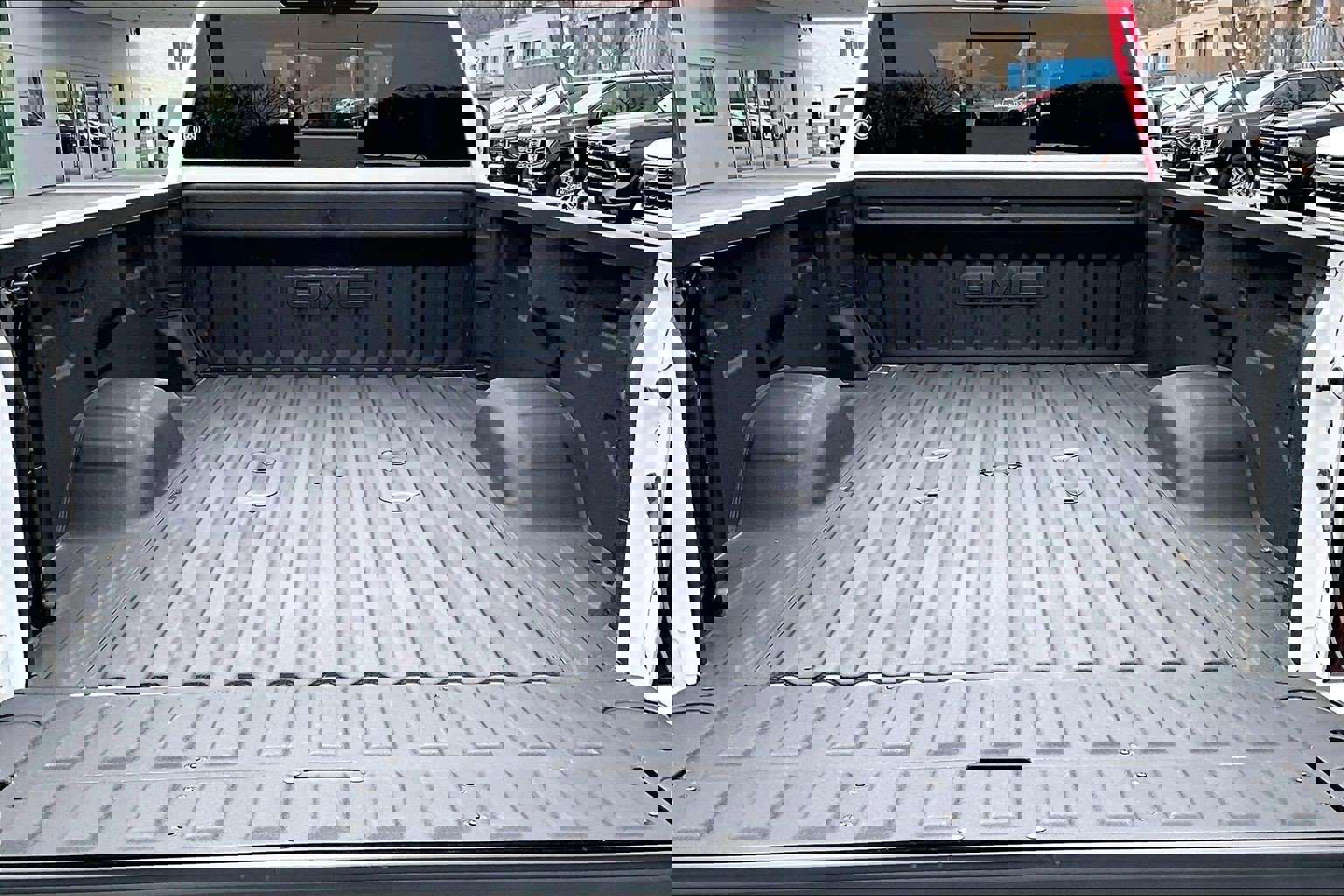 Used 2025 GMC Sierra 3500 SLT w/ SLT Premium Package image 31