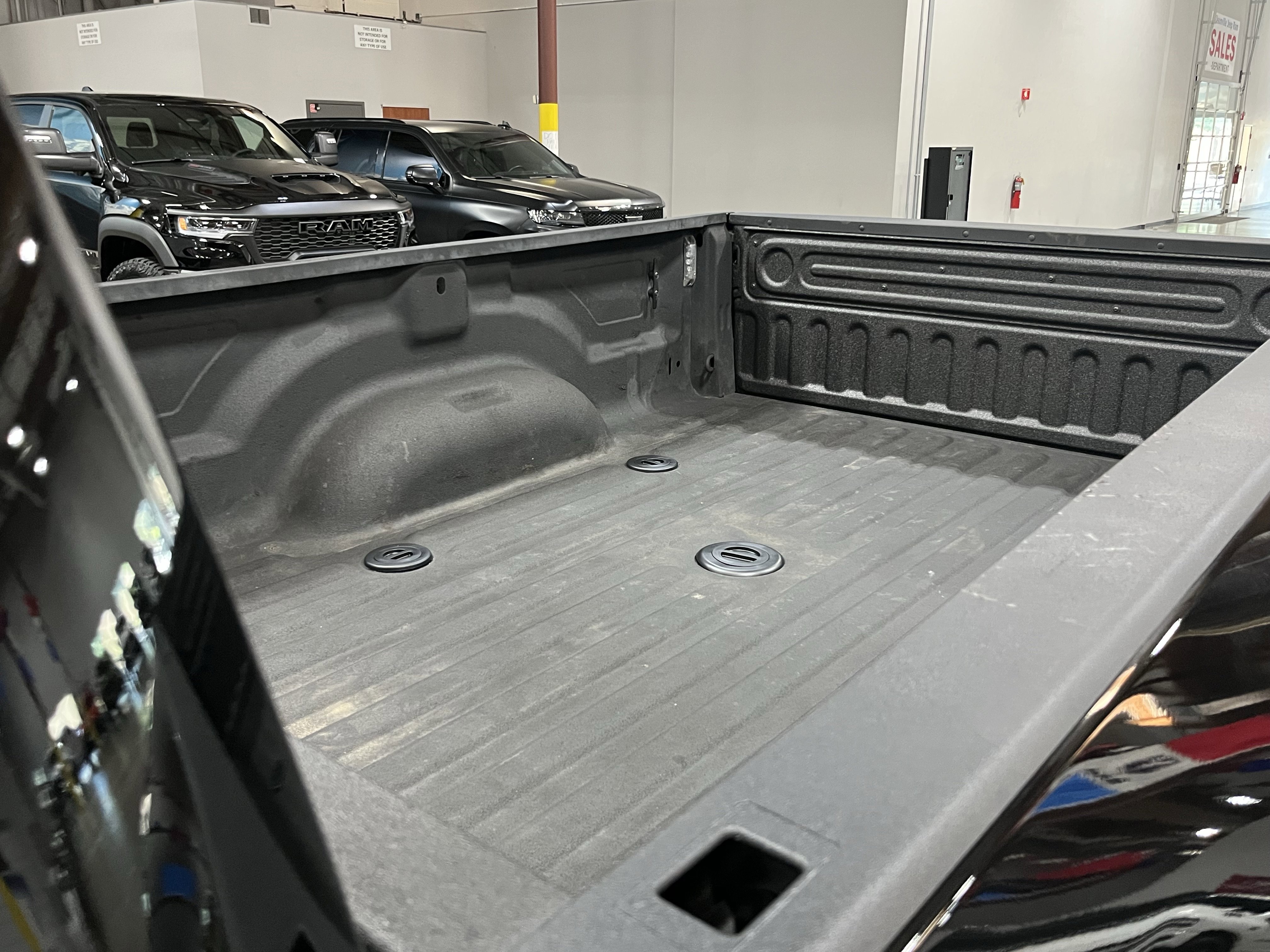 Used 2025 RAM 3500 Big Horn AWD/4WD image 9