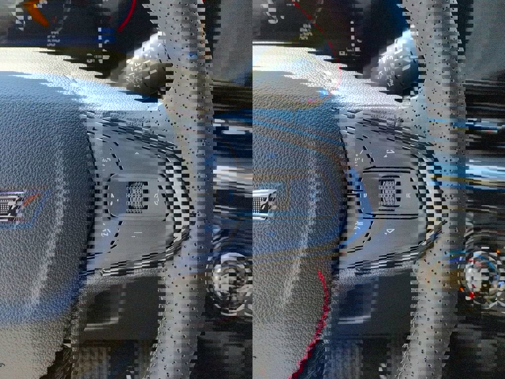 New 2026 Chevrolet Trax RS w/ Sunroof Package image 26