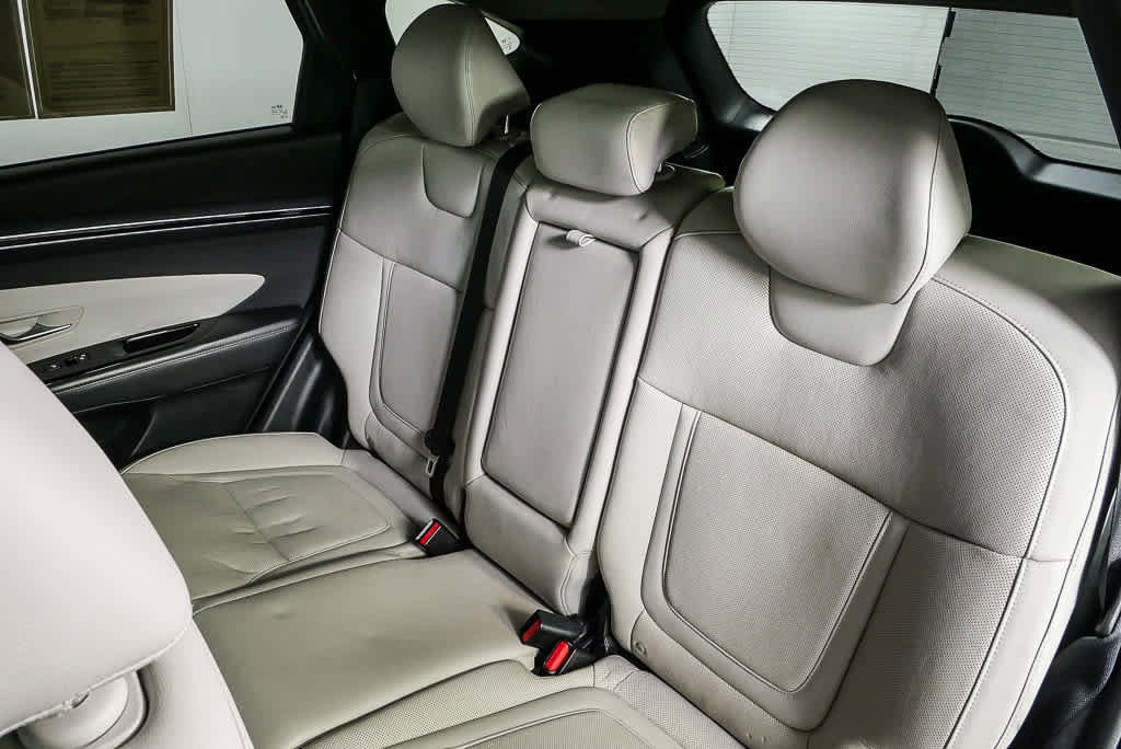 Used 2023 Hyundai Tucson Limited w/ Cargo Package image 18