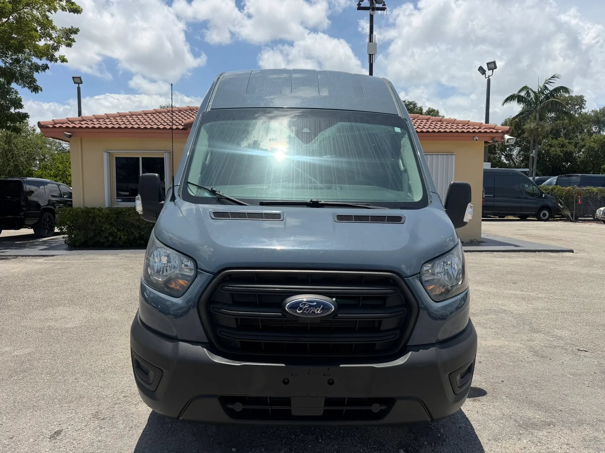 Used 2020 Ford Transit 250 148 High Roof Extended RWD image 10