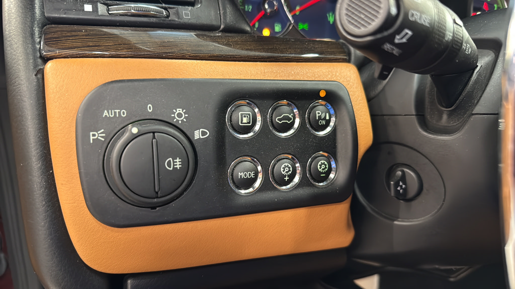 Used 2015 Maserati GranTurismo Convertible RWD image 39