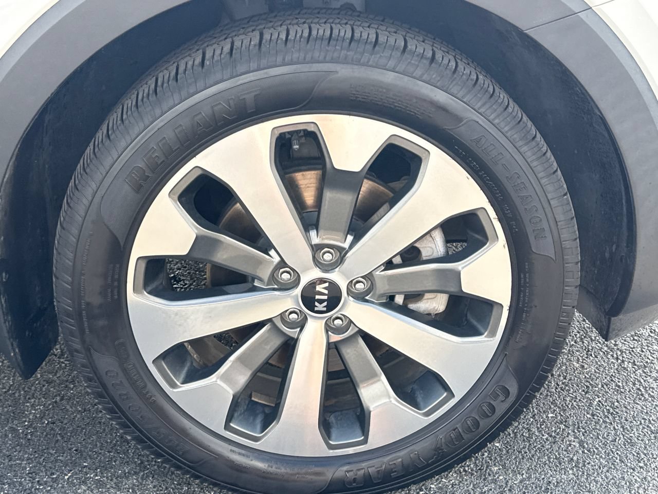 Used 2020 Kia Telluride EX w/ EX Premium Package AWD/4WD image 9