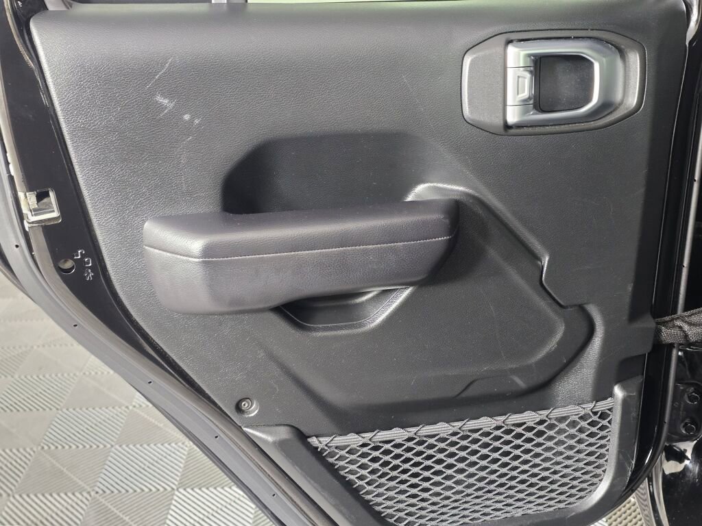 Used 2018 Jeep Wrangler Unlimited Sport S image 34