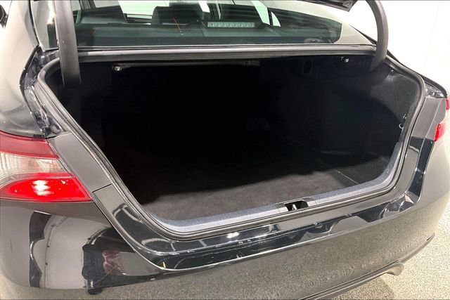 Used 2024 Toyota Camry SE image 39