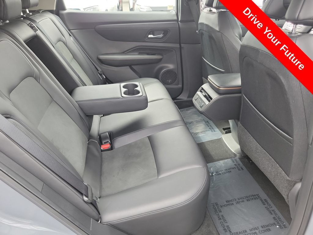 Used 2024 Nissan Ariya FWD image 23