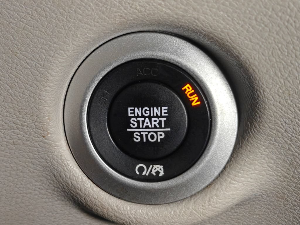 Used 2023 Chrysler Voyager LX FWD image 10