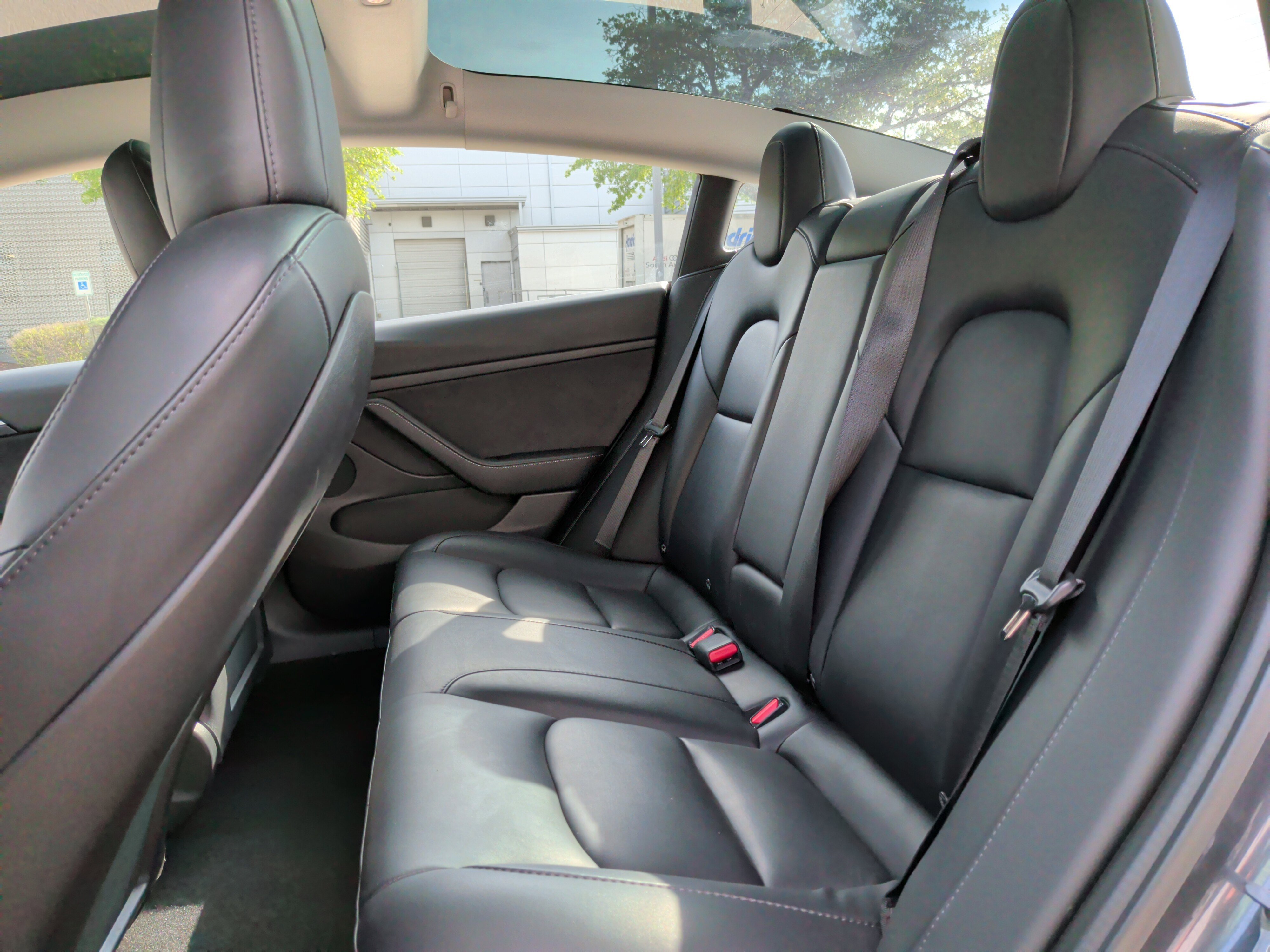 Used 2022 Tesla Model 3 Standard Range image 32