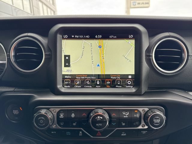 Used 2022 Jeep Wrangler Unlimited Sahara w/ Cold Weather Group AWD/4WD image 15