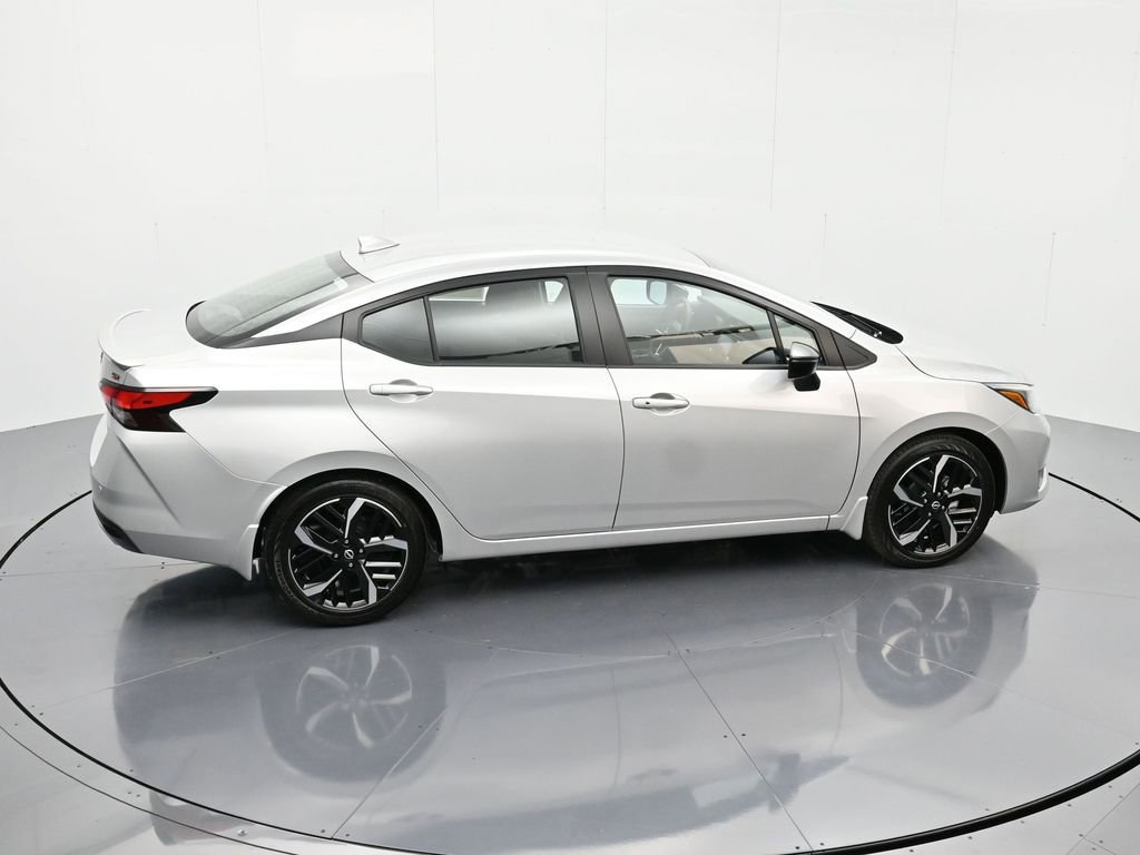 New 2025 Nissan Versa SR w/ Trunk Package FWD image 29