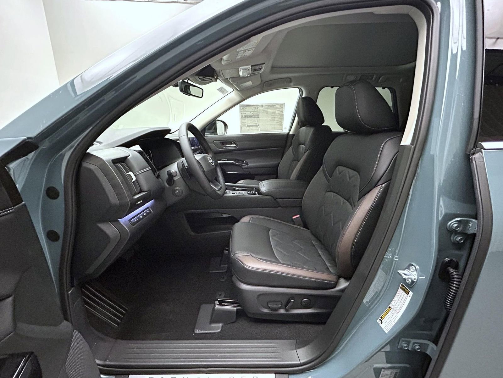 New 2026 Nissan Pathfinder Platinum AWD/4WD image 10