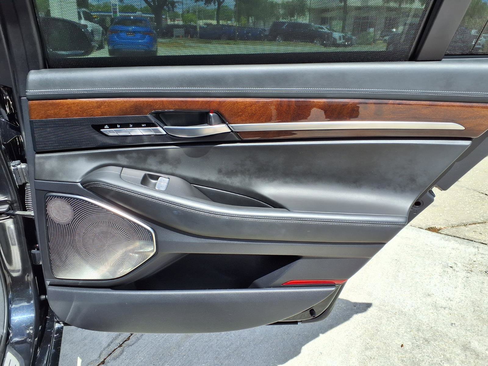 Used 2017 Genesis G90 5.0 Ultimate image 11