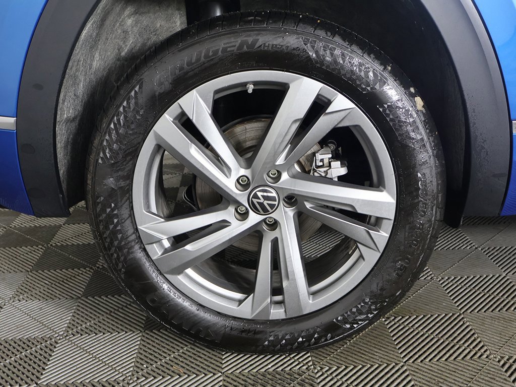 Used 2024 Volkswagen Atlas Cross Sport SEL R-Line image 23