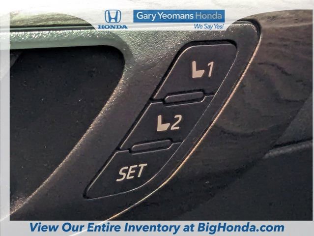 Used 2023 Toyota Highlander Platinum FWD image 25