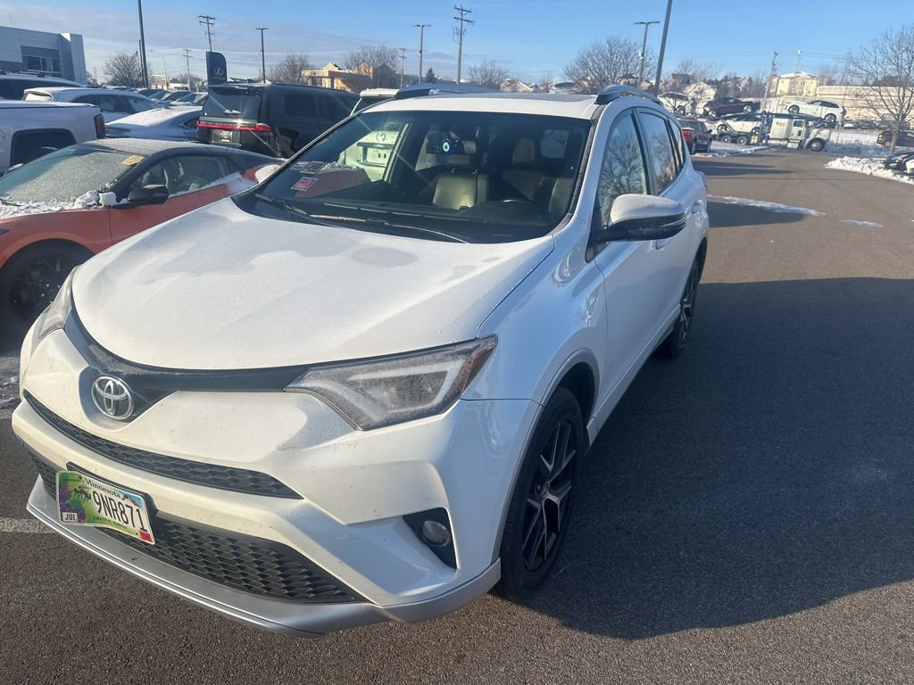 Used 2016 Toyota RAV4 SE image 2